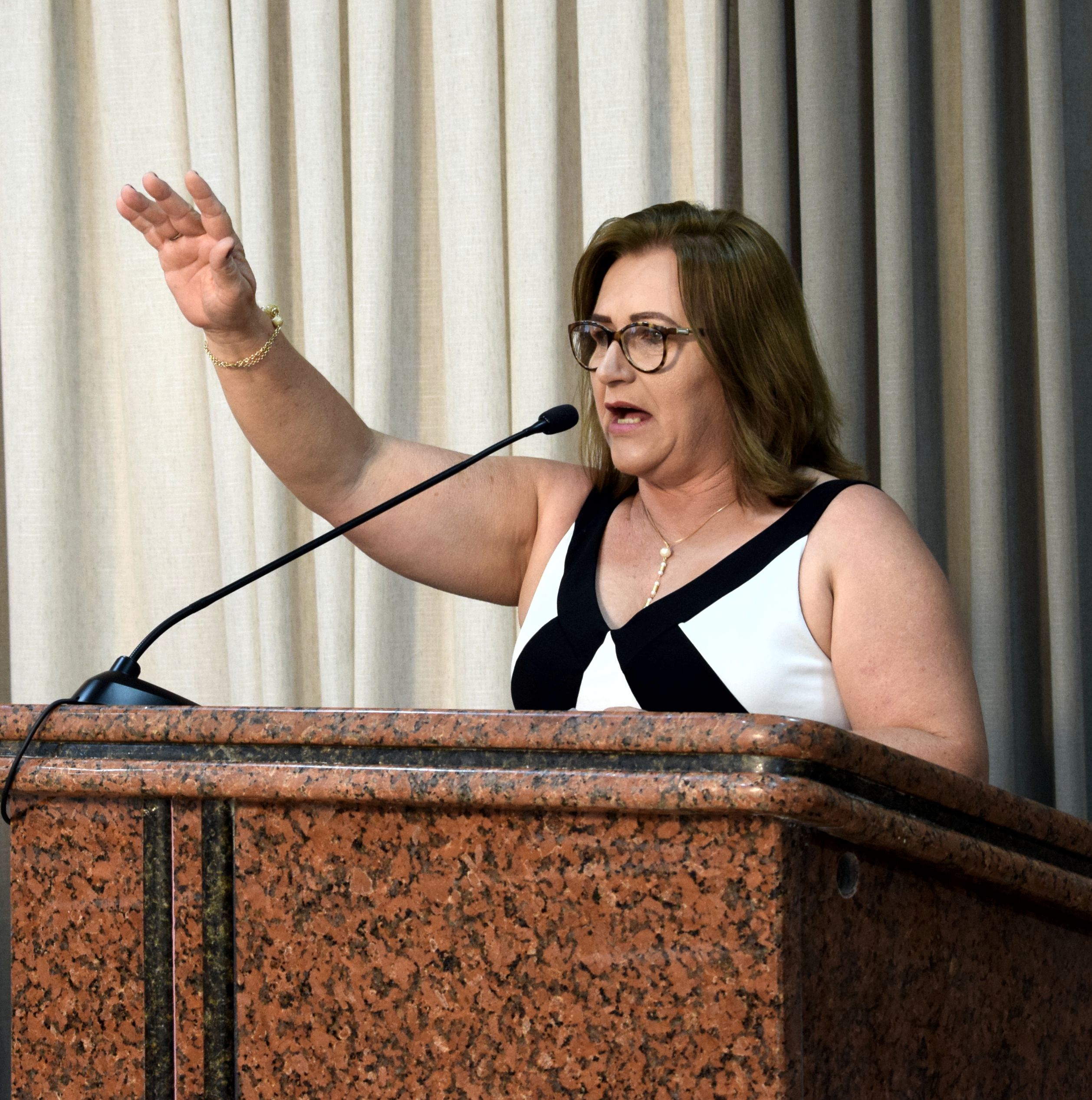 Posse de selene jastrow 1