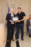  (<a class="download" href="https://www.santamariadejetiba.es.leg.br/institucional/fotos/sessao-solene-alusiva-ao-dia-do-colono-2025/whatsapp-image-2025-12-11-at-08-51-38-1.jpeg/at_download/image">Download</a>)