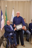  (<a class="download" href="https://www.santamariadejetiba.es.leg.br/institucional/fotos/sessao-solene-alusiva-ao-dia-do-colono-2025/whatsapp-image-2025-12-11-at-08-51-40-1.jpeg/at_download/image">Download</a>)