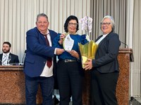  (<a class="download" href="https://www.santamariadejetiba.es.leg.br/institucional/fotos/sessao-solene-premio-helena-boldt-jacob-e-frederico-grulke-2025/img_3277.jpg/at_download/image">Download</a>)